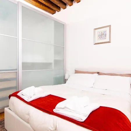 威尼斯罗曼提克公寓 *