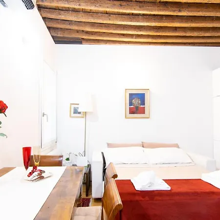 Romantic House Apartmán *